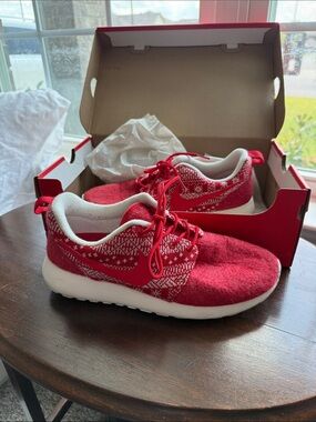 Nike Roshe Holiday Edition